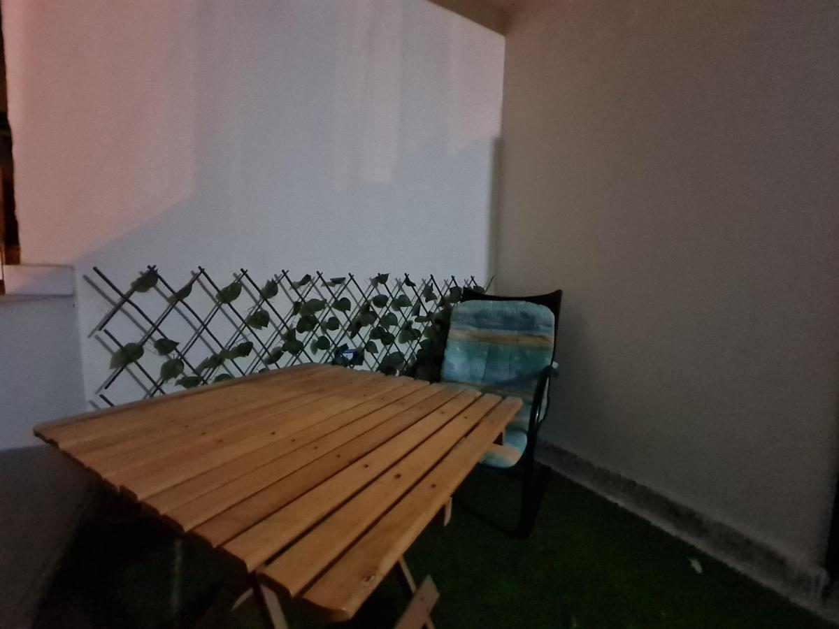 Sunny Modern With Good Internet, Near From Center Of Alexandria